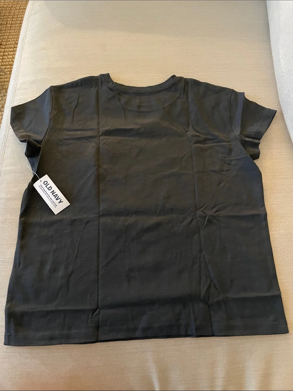 Old Navy Black Short-Sleeve 'Hocus Pocus' Graphic Tee. Size Medium (8)